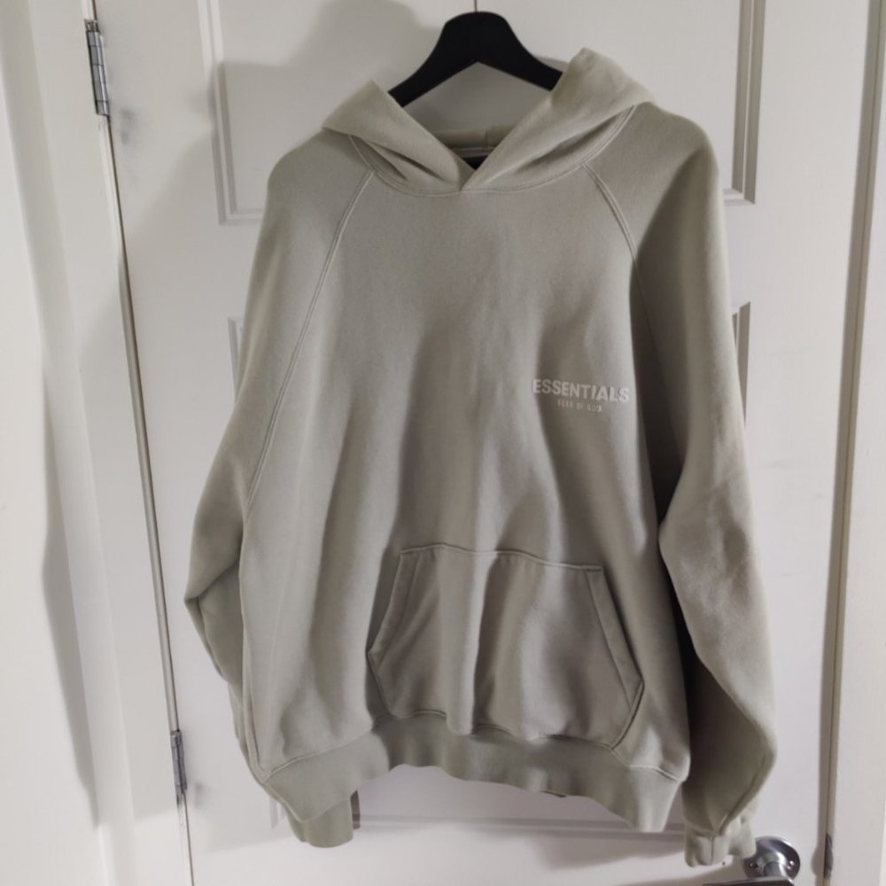Essentials Fear of God Green Fleece Raglan Hoodie Medium